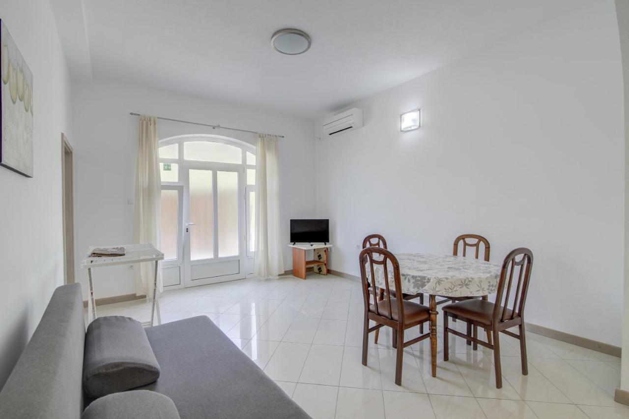 Dora Apartment Senj  Luaran gambar